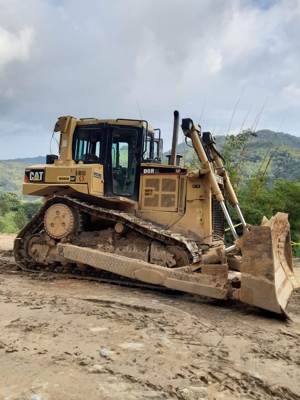 Caterpillar D6R3 2006 - Image 2