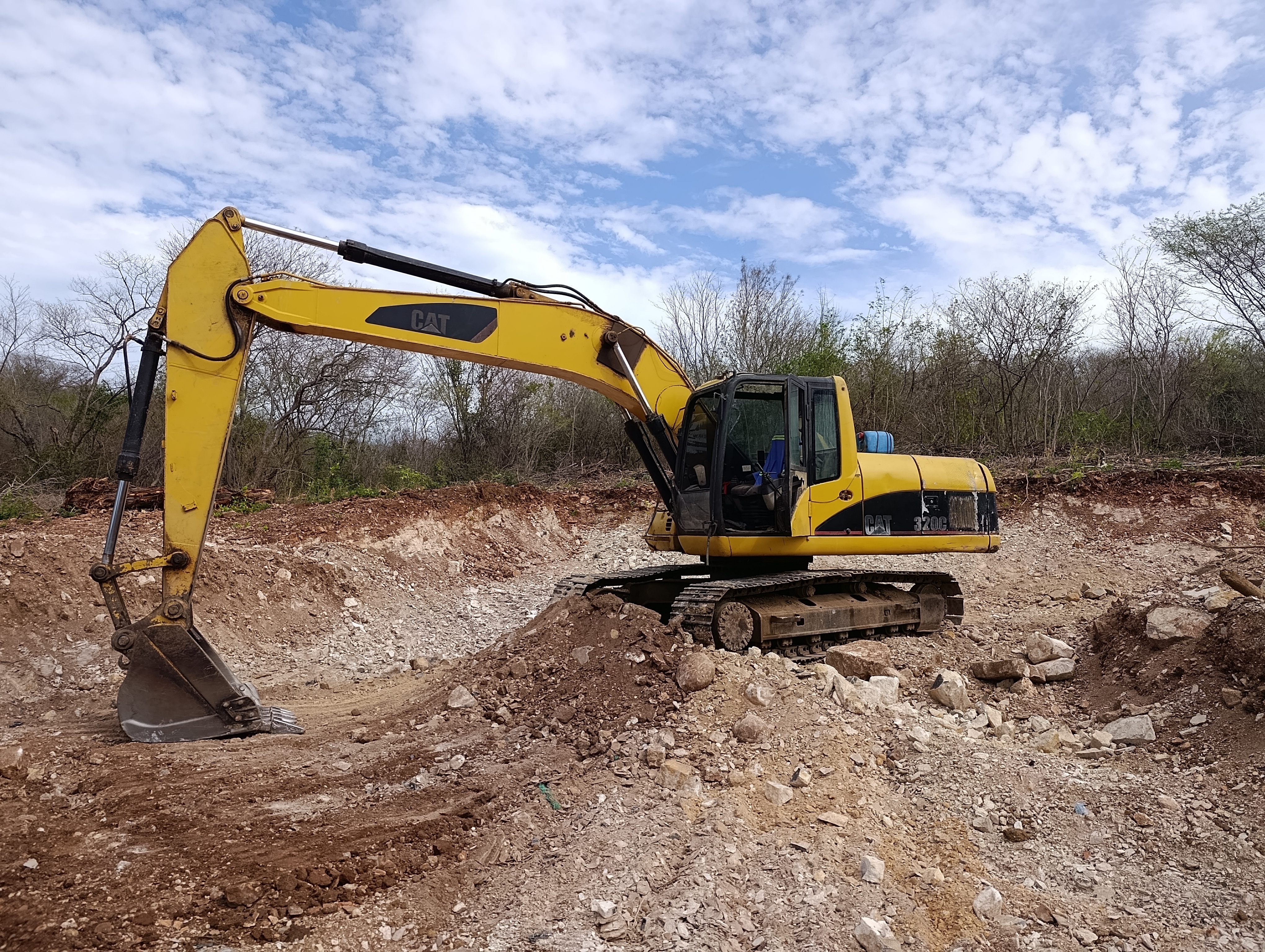 Caterpillar 320C 2000 - Image 2