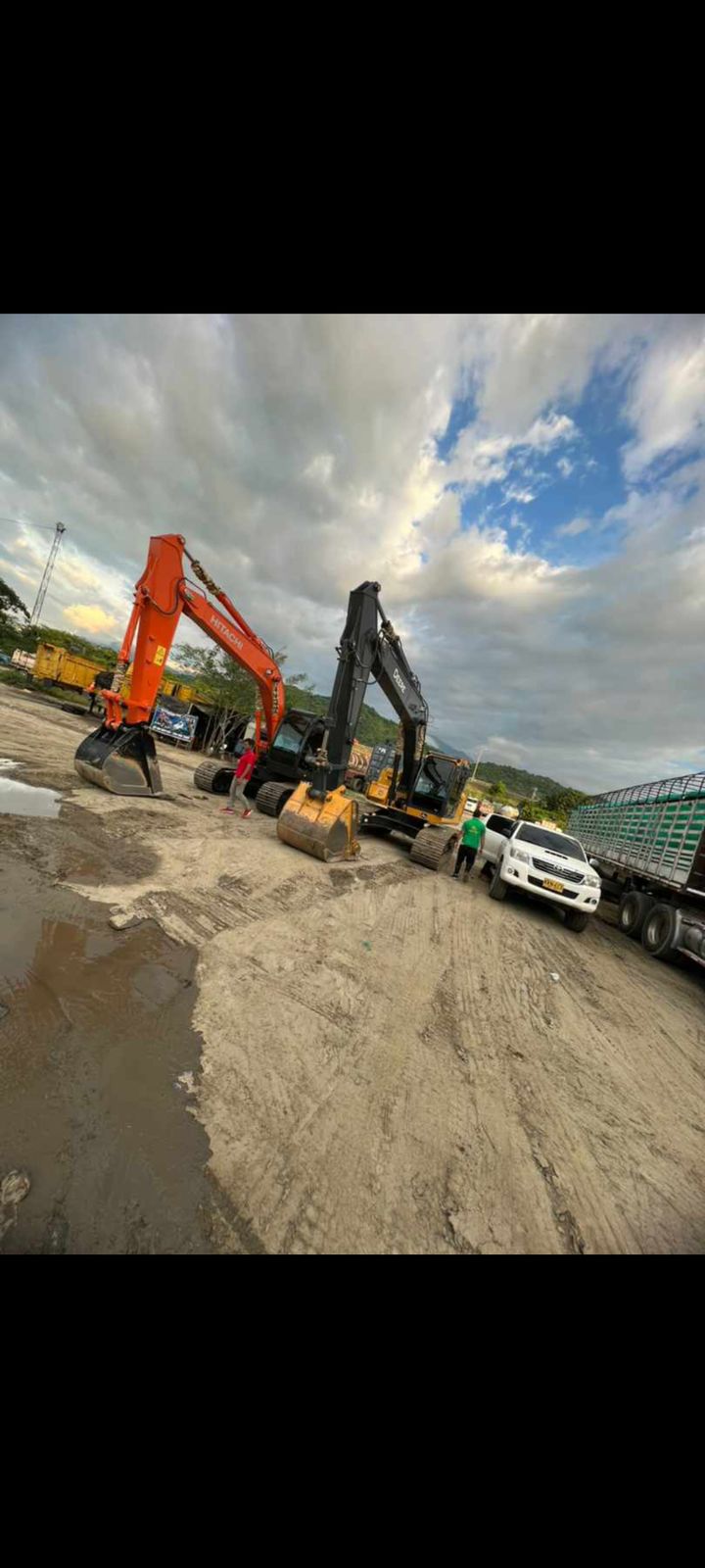 John Deere 200G 2015 - Image 3